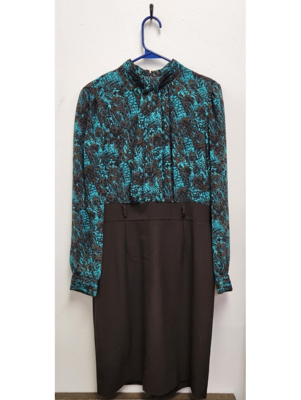 Tahari by Arthur S. Levine Faux Two-Piece Secretary Sheath Dress Teal Brown 8